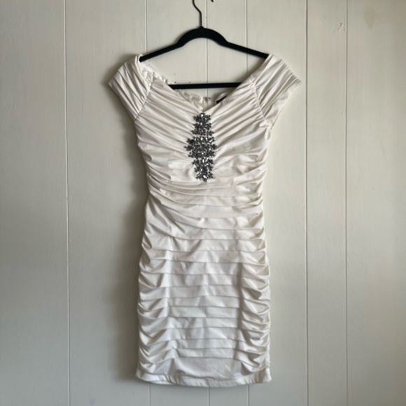 Dresses & Skirts - White Off-The-Shoulder Ruched Mini-Dress